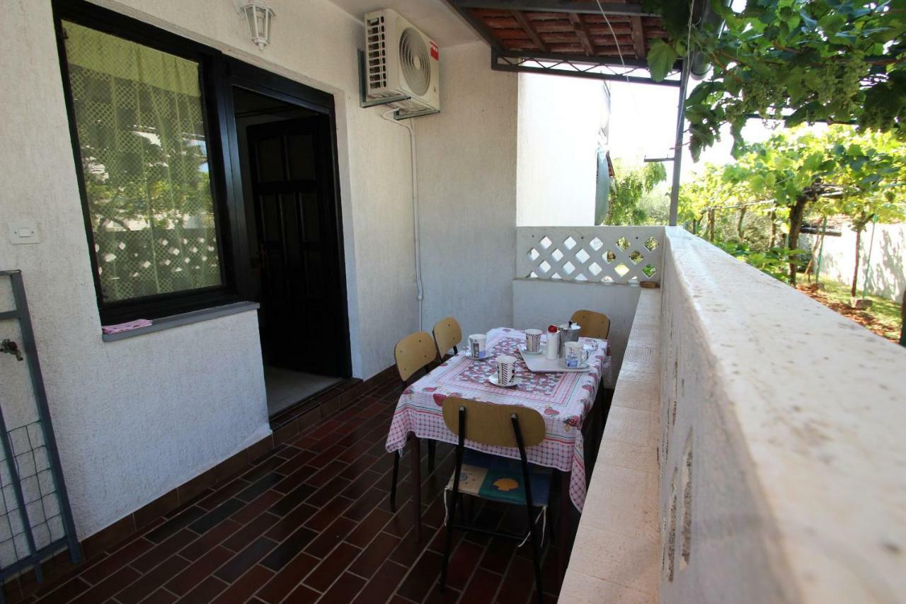 Apartment Sasa Bozac Porec Exterior photo